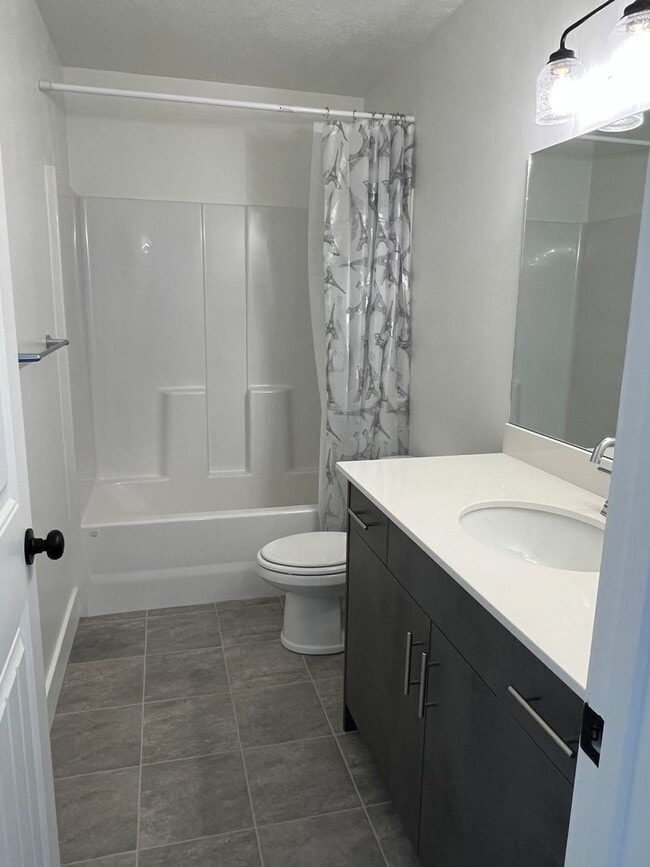 Building Photo - HUGE NEW HOUSE FOR RENT NEAR HILL AFB