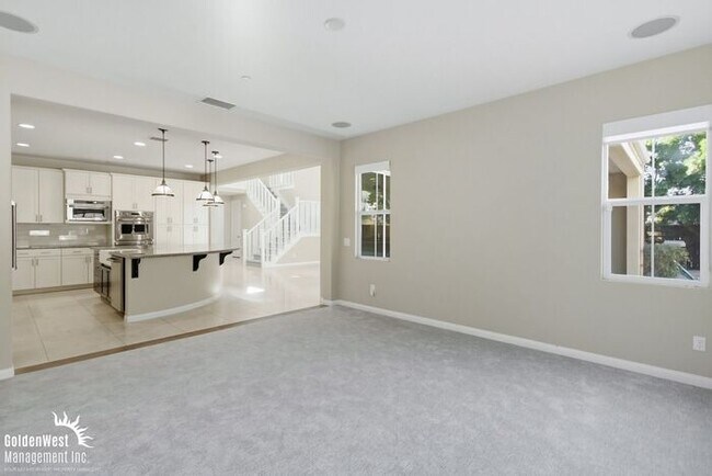 Building Photo - Beautifully Appointed 5Bdm 4Ba Home Located in San Marcos!