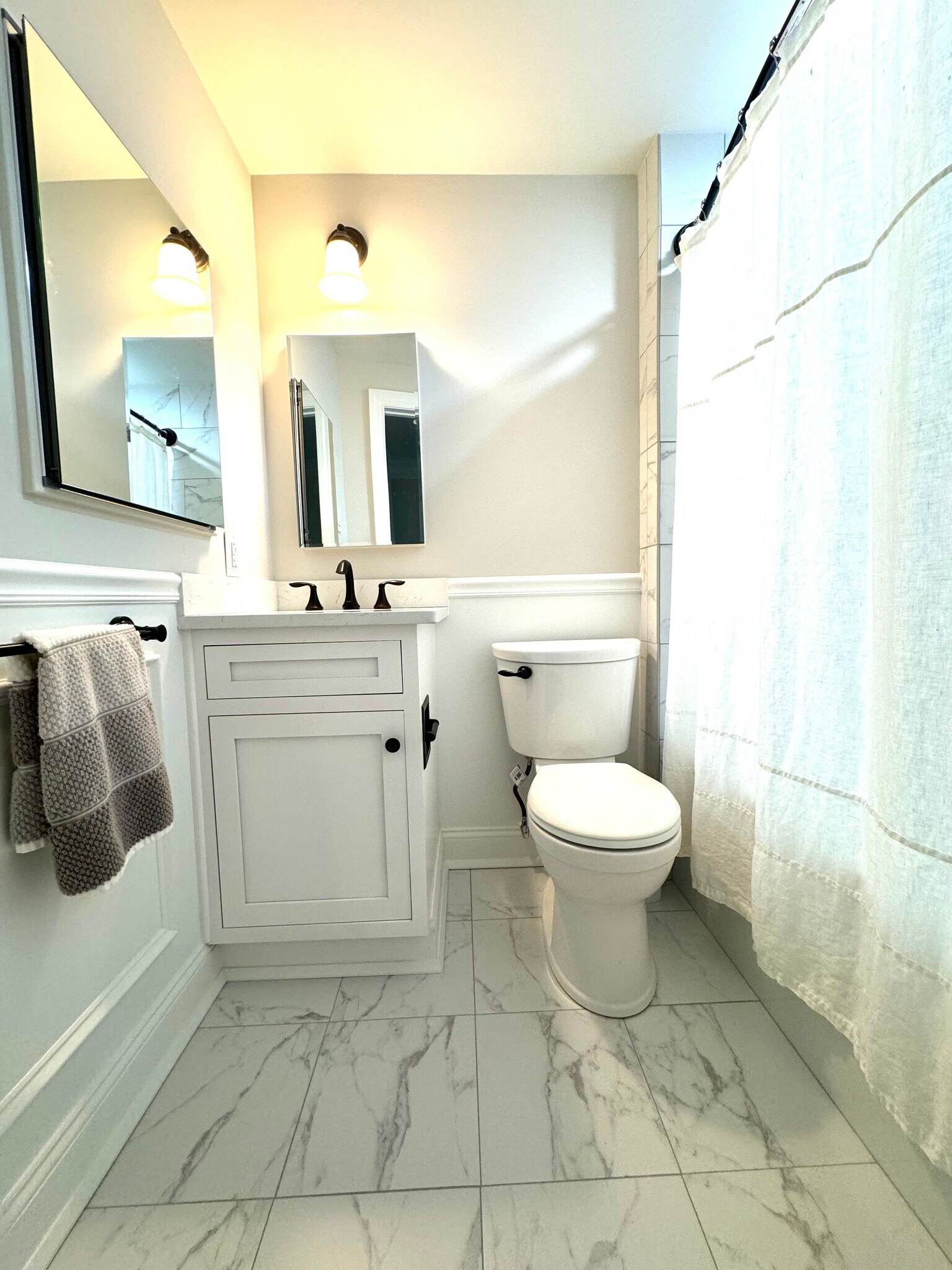 Bathroom - 1517 Curtin St
