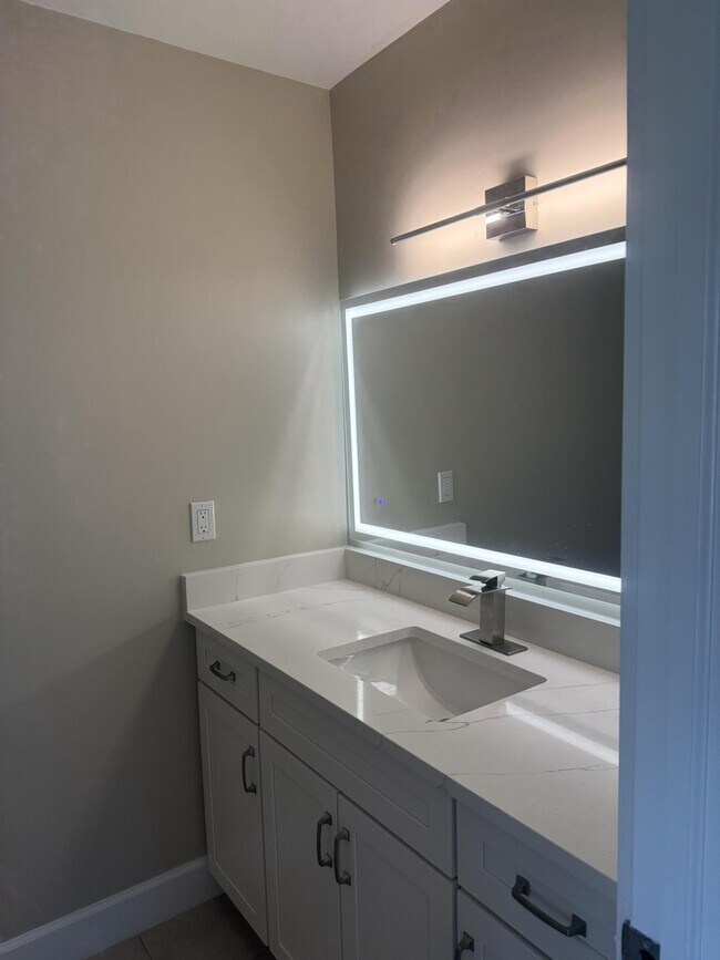 Building Photo - 3957 NW Cinnamon Tree Cir