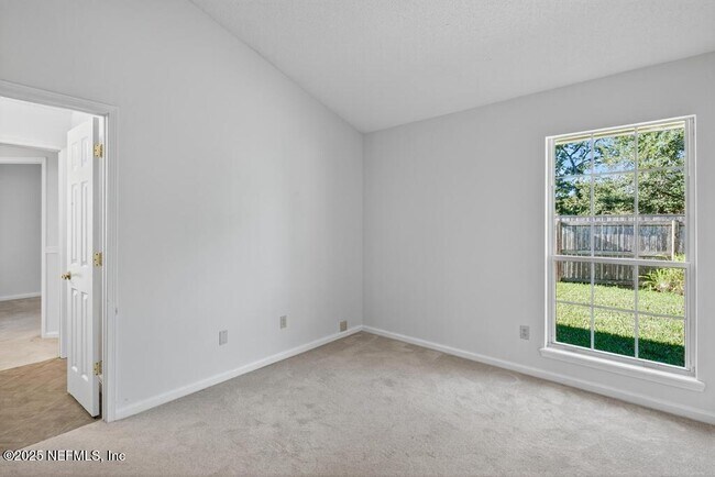 Building Photo - 4851 Jaybird Cir N