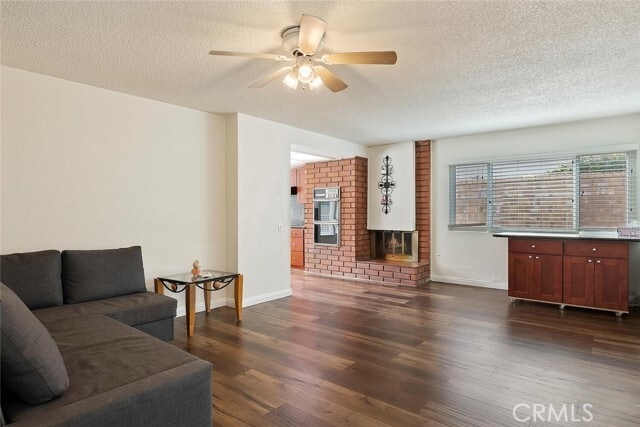 Building Photo - 23850 Vía Jacara