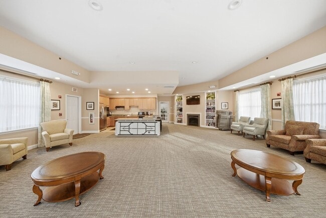 Building Photo - 295 Salem St