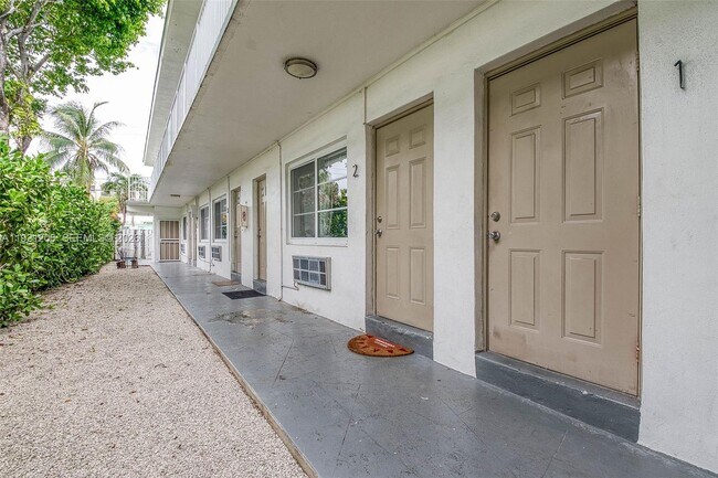 Building Photo - 6921 Rue Vendome