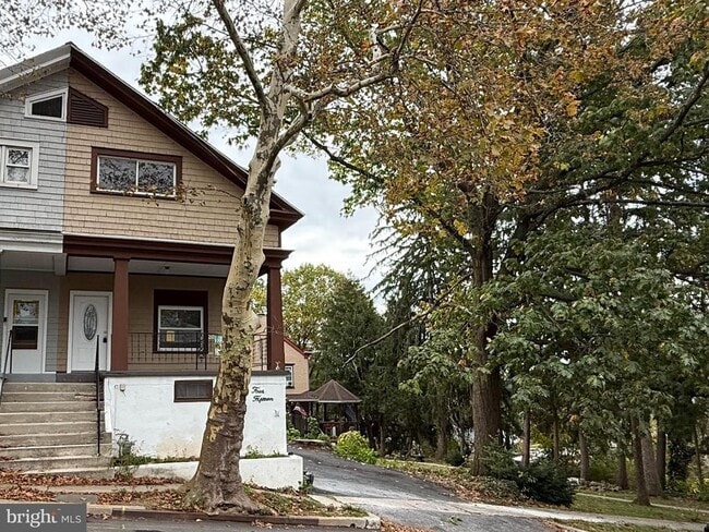 Building Photo - 415 Woodside Ave