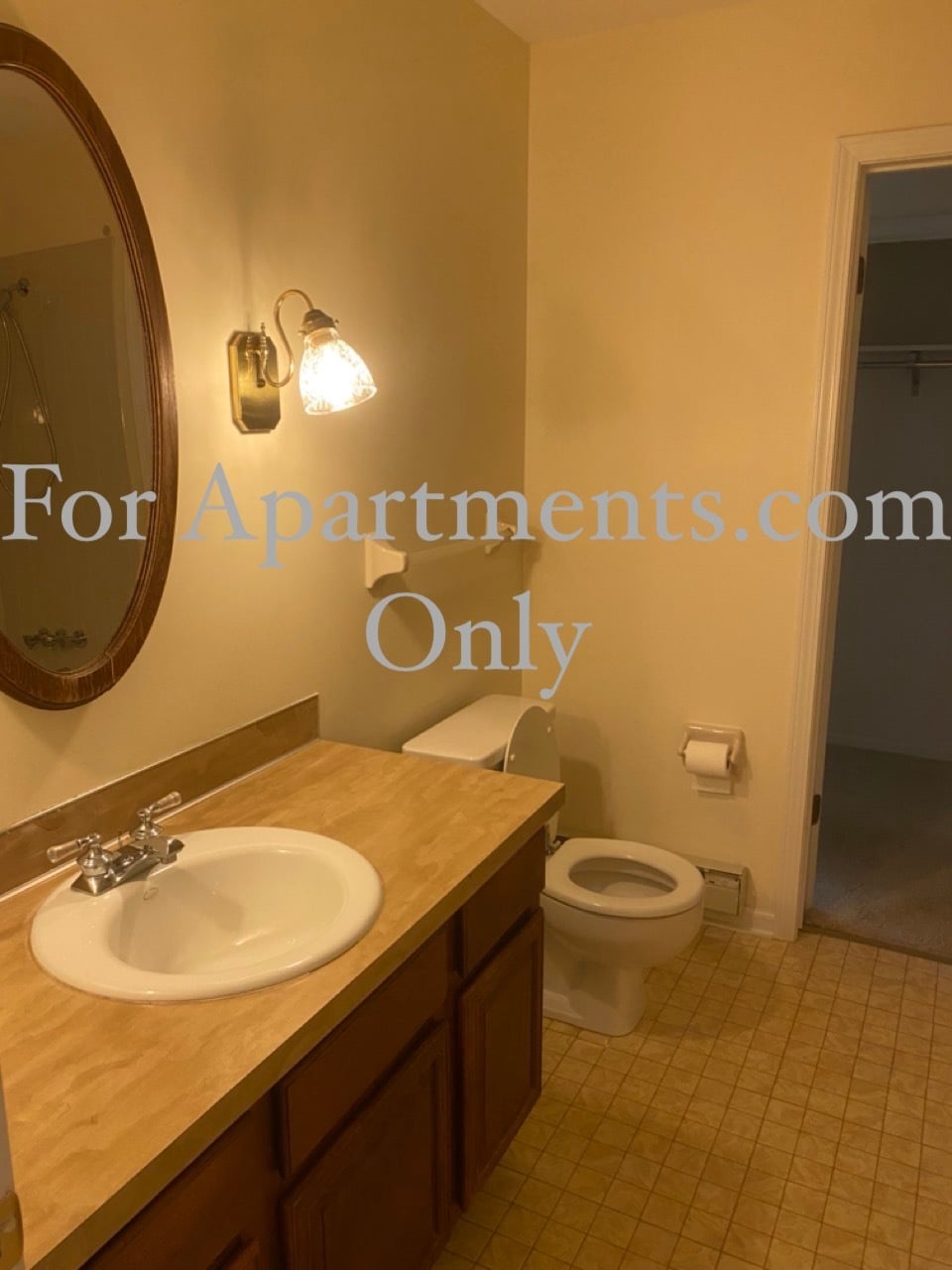 Upstair bath - 5230 Winkworth Pkwy