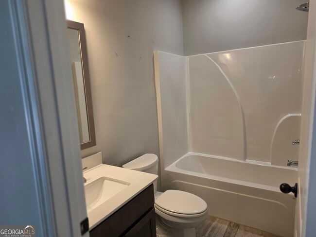 Building Photo - 132 W River Cane Run