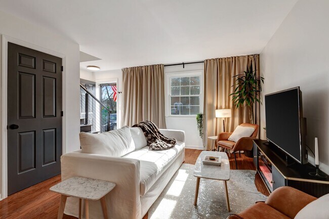 Building Photo - Live just minutes from the charm and excit...