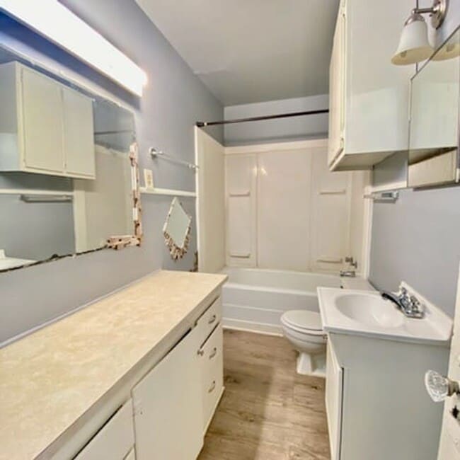 Building Photo - $0 First Month's Rent / $0 Deposit at Move-in