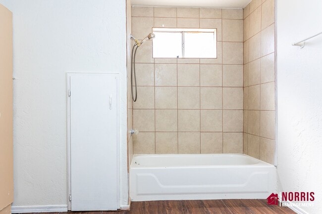 Building Photo - Manufactured home with NO HOA and Plenty o...