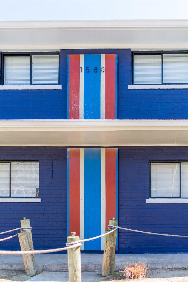 Building Photo - 1580 Alexandria Dr