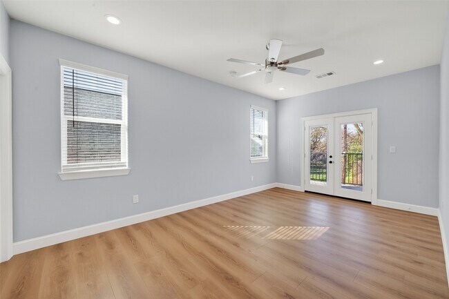 Building Photo - 3344 Sanders St