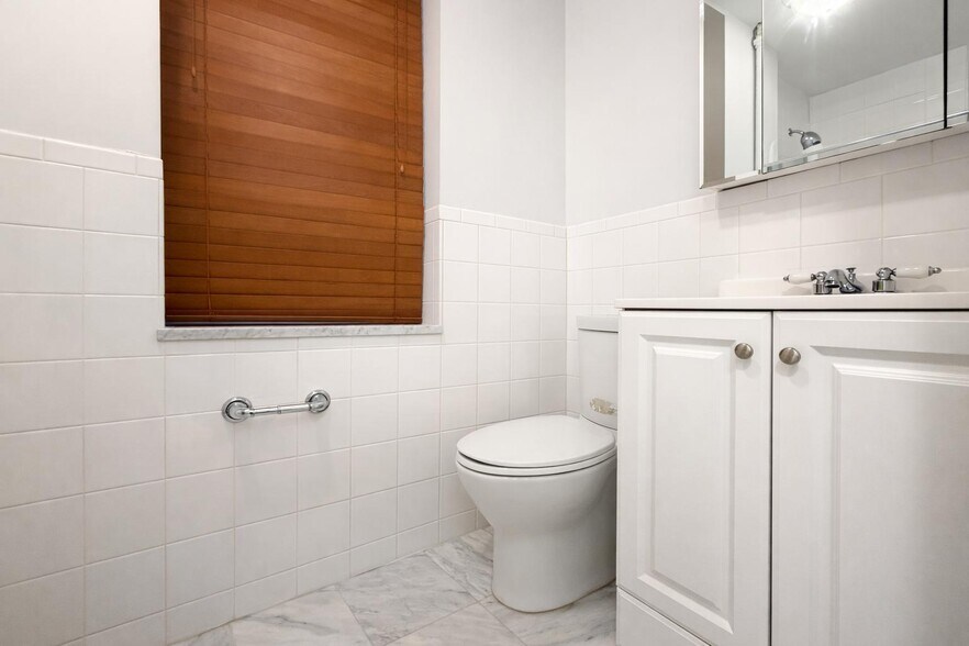 Building Photo - 29 W 12th St