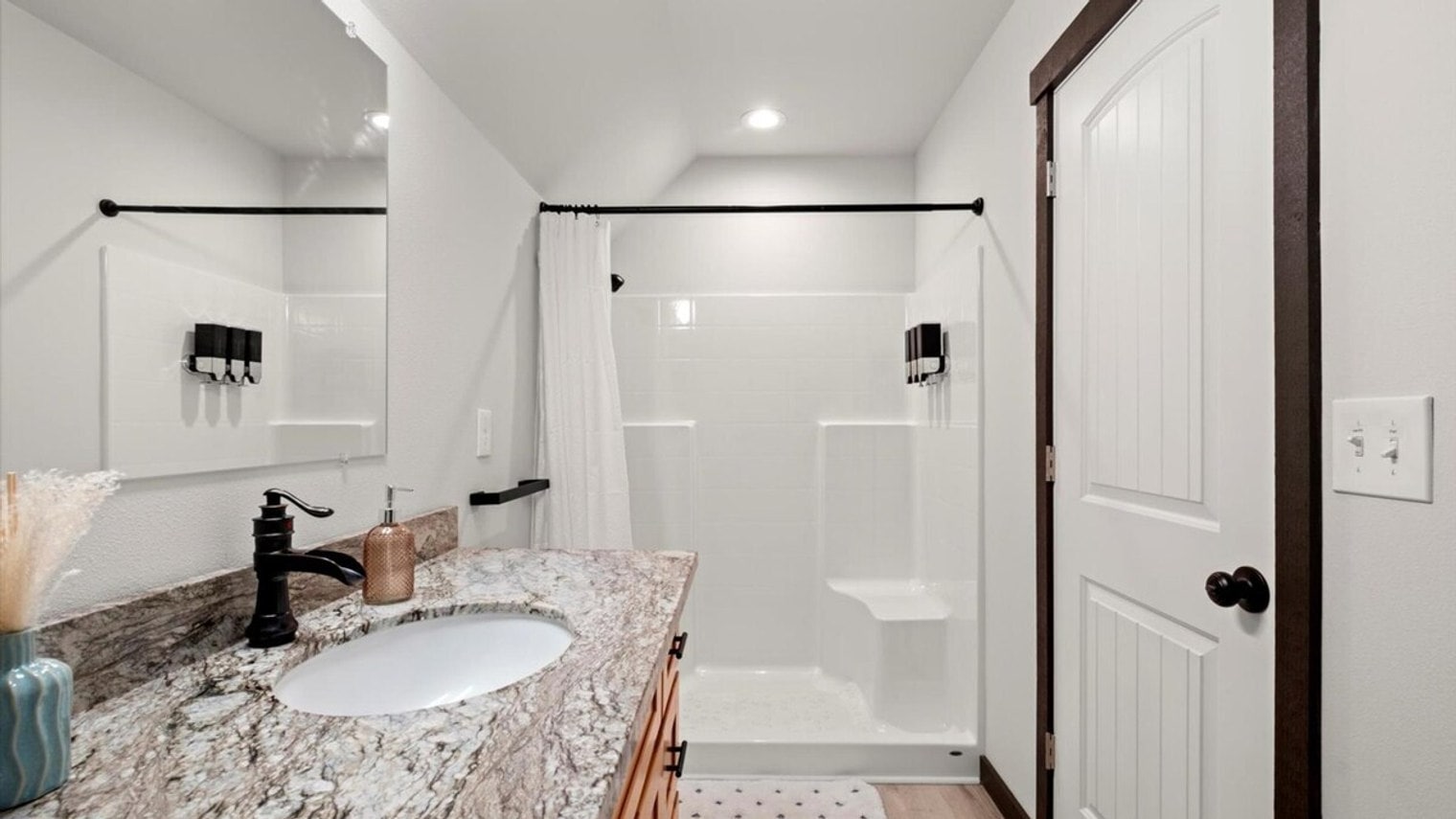 Building Photo - 313 Skate Creek Rd N