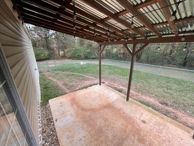 Building Photo - Beautiful 3 Bedroom home in Stonewall