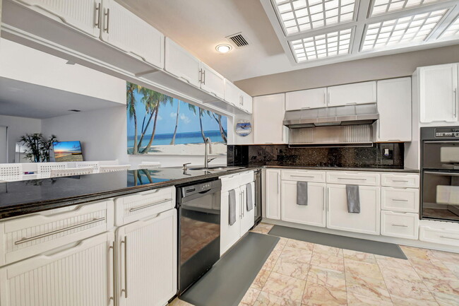 Building Photo - 3543 S Ocean Blvd