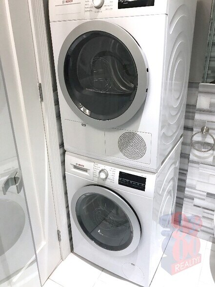 Building Photo - 246 Mott St