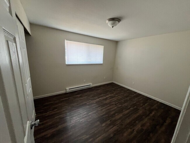 Building Photo - 110 Stanford Dr