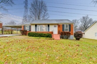 Building Photo - Beautiful Donelson Home in Great Location ...