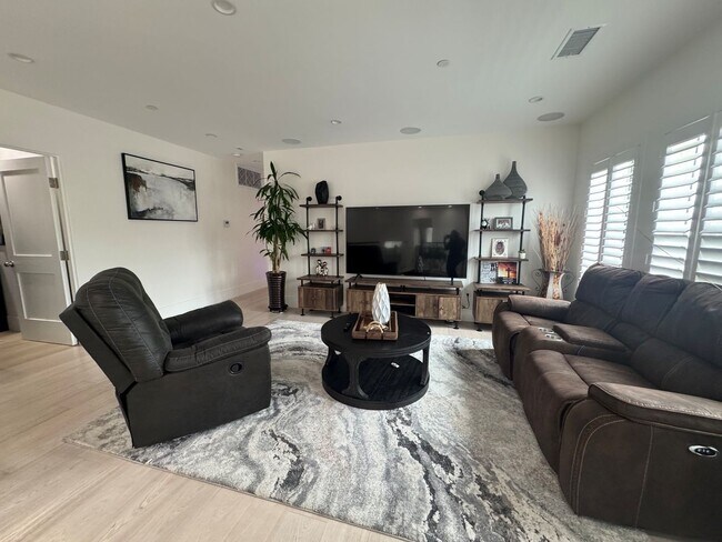 Building Photo - Luxury Coastal Living – Brand New Custom H...