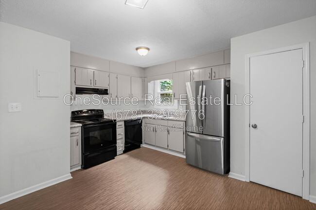 Building Photo - 2961 Lakemont Dr SW