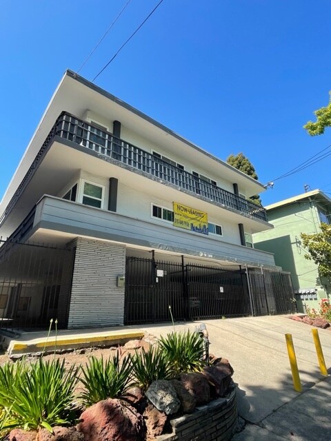 Building Photo - 1931 Dwight Way