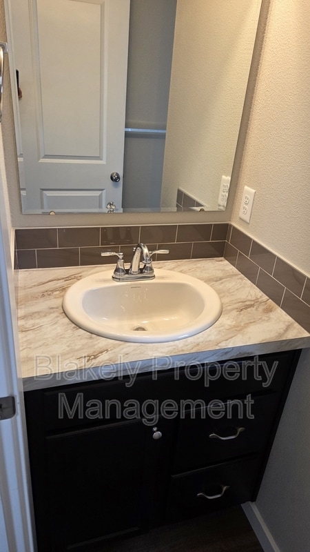 Building Photo - 5929 S Boddington Ln