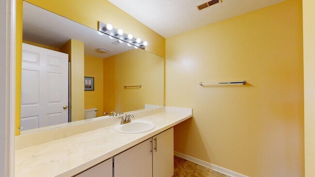 Building Photo - 1265 Millbrook Trail