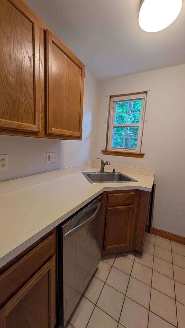 Building Photo - Super Charming 1-Bed in Watertown - Parking Spot Incl!