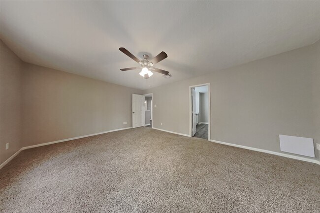 Building Photo - 407 Douglas Fir Dr