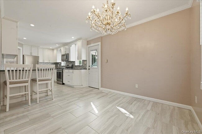 Building Photo - 18 Durham Rd