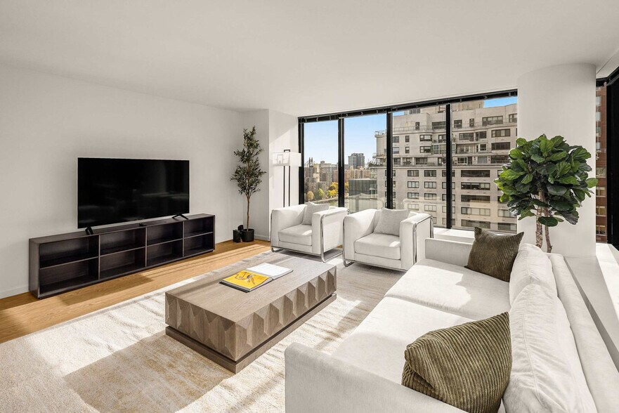 Building Photo - 525 E 72nd St