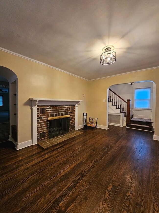 Building Photo - 102 N Forrest St