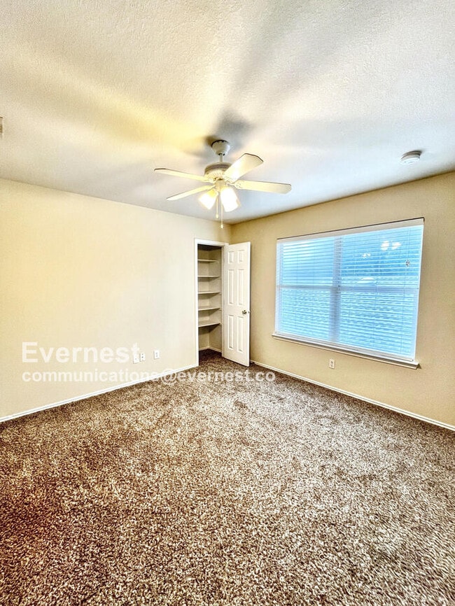 Building Photo - 11569 Petunia Dr