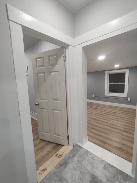 Building Photo - 142 High St