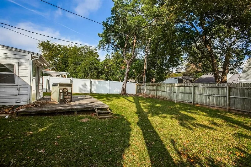 Building Photo - 1425 Cedar Crest Dr