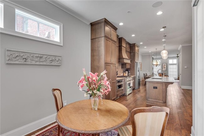 Building Photo - 345 Glen Iris Dr NE