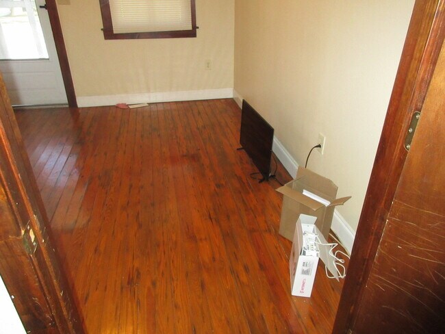 Building Photo - 918 Mehle St