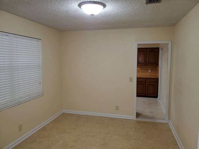 Dining Room - 17375 Holmes Mill Ave