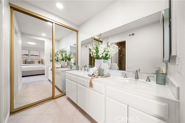 Building Photo - 10 Alderbrook