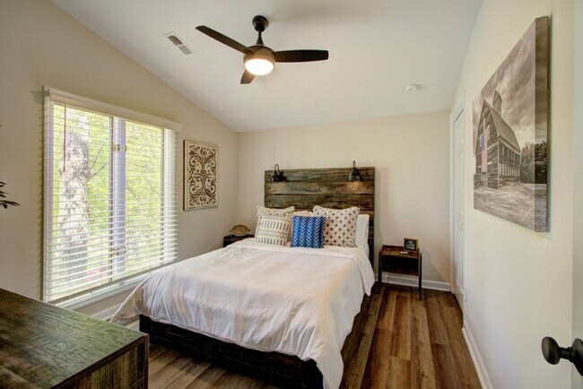 Building Photo - 16920 Landover Rd