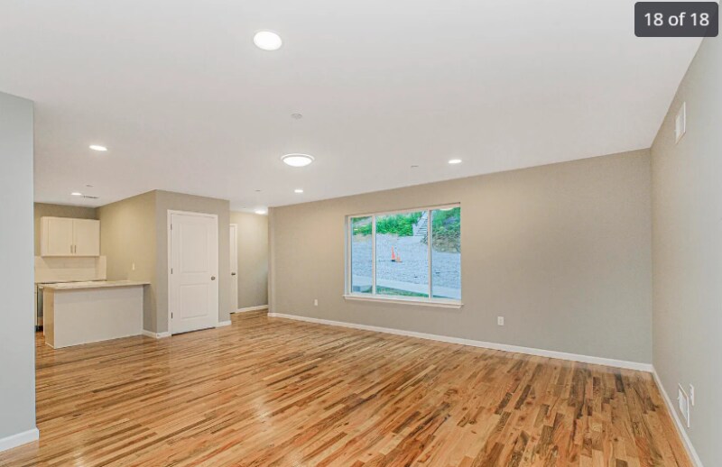 Building Photo - 31 Cunard Ave