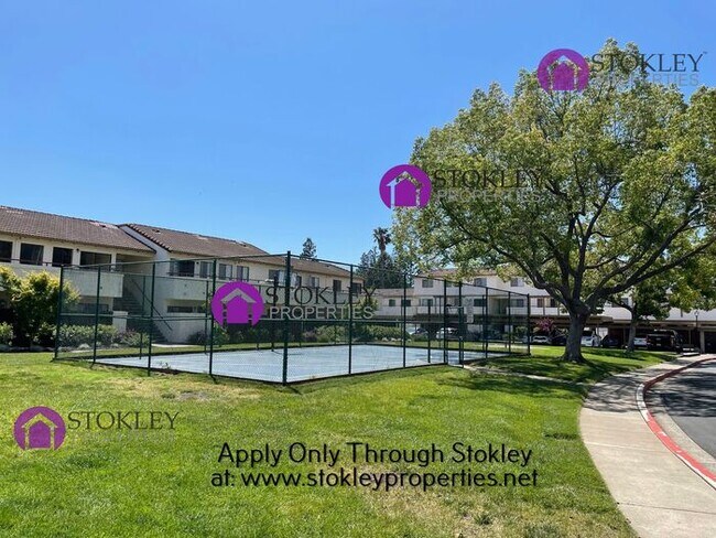 Building Photo - 5025 Valley Crest Dr