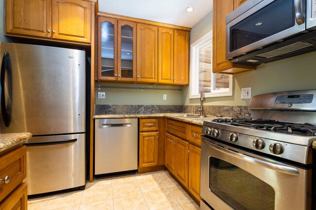 Building Photo - 10744 Charnock Rd