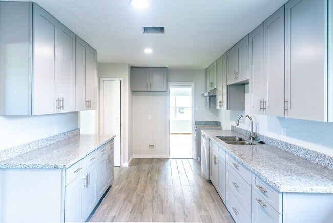 Building Photo - 2102 Norman St