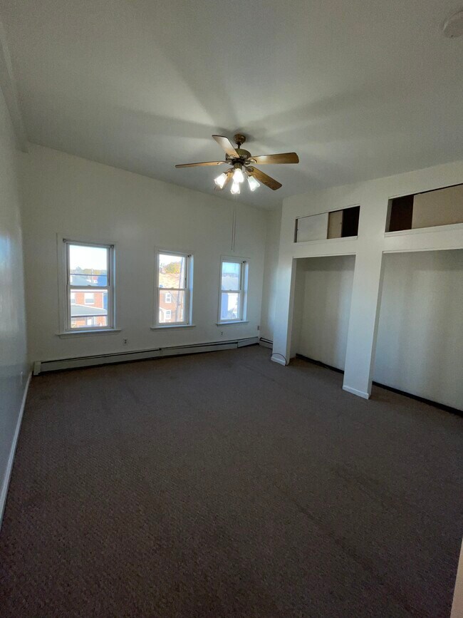 Building Photo - 22 N Highland Ave