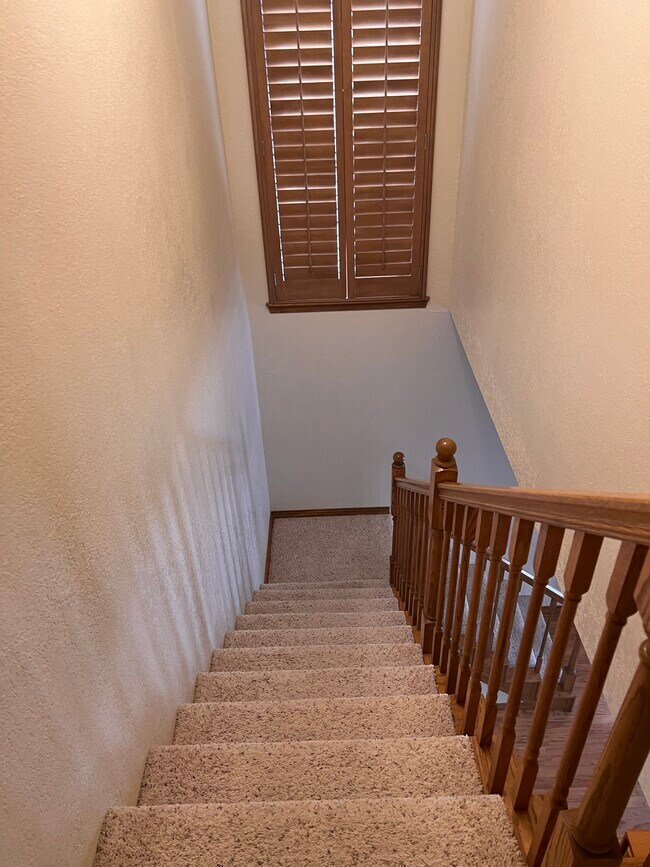 Building Photo - 205 Racquet Dr