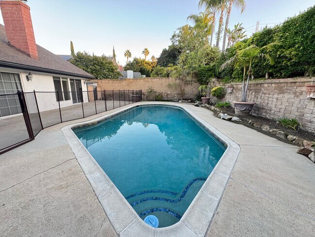 Building Photo - Stunning 5Bd/3.5Ba Home in Laguna Hills with a Pool and Elevator!