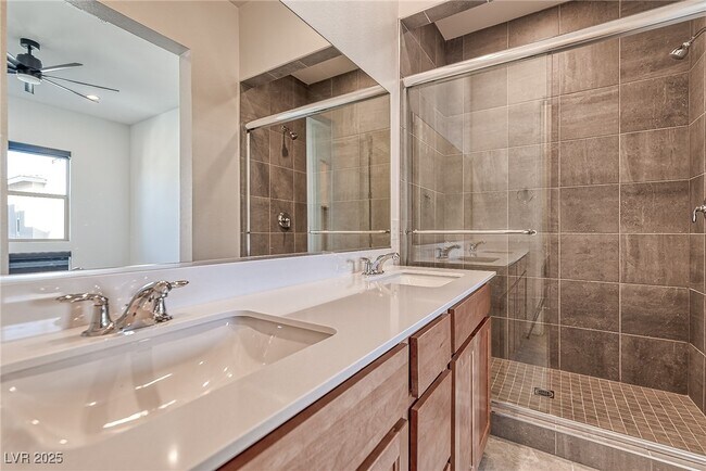 Building Photo - 643 Grey Saker St