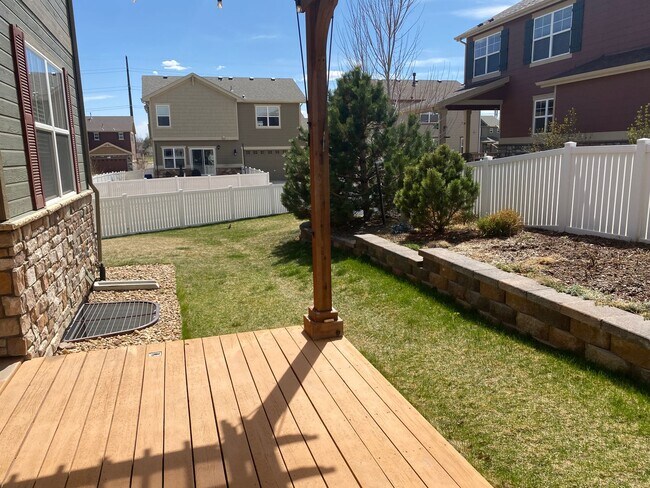 Building Photo - Charming, 3 story, 4 bed/3 bath on Corner Lot!